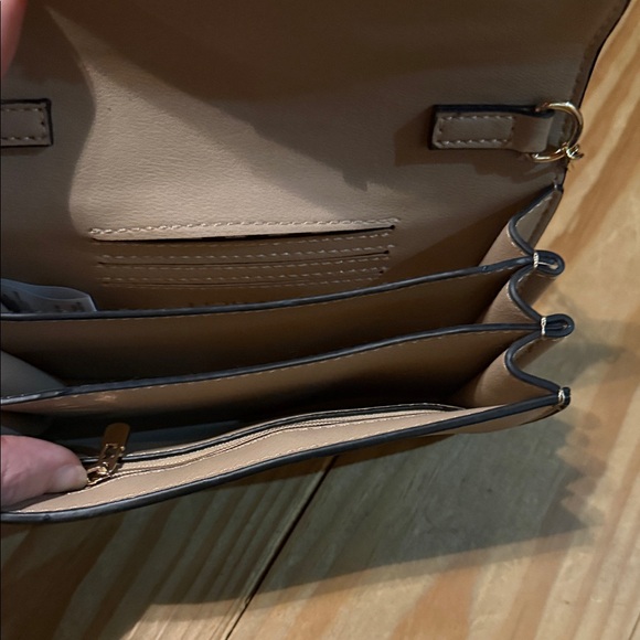 Elegant Tan Chain Strap Women's Bag - Picture 2 of 3